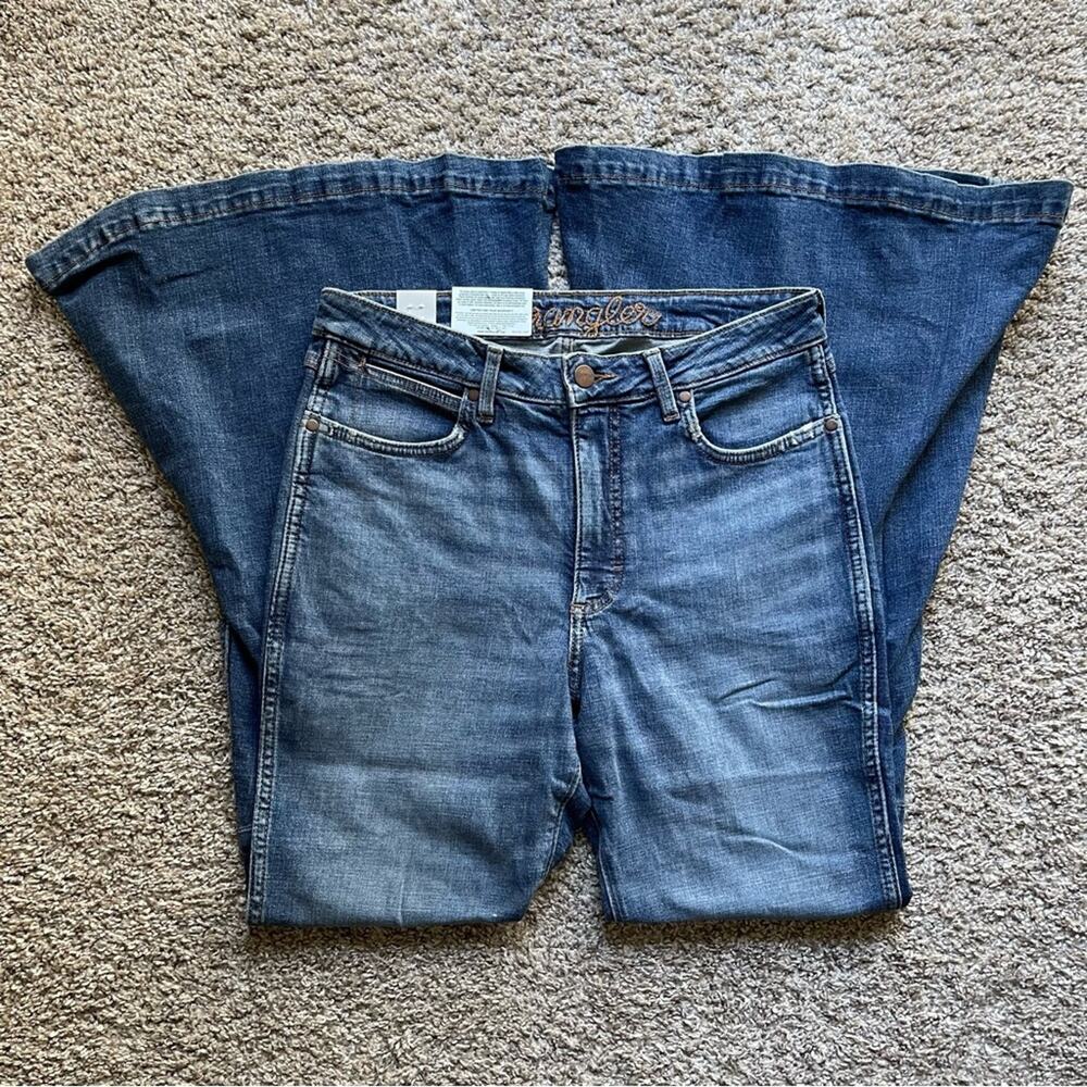 NWT Wrangler Retro High Rise Bell Bottom Flare Denim Hemp Stretch Jeans
